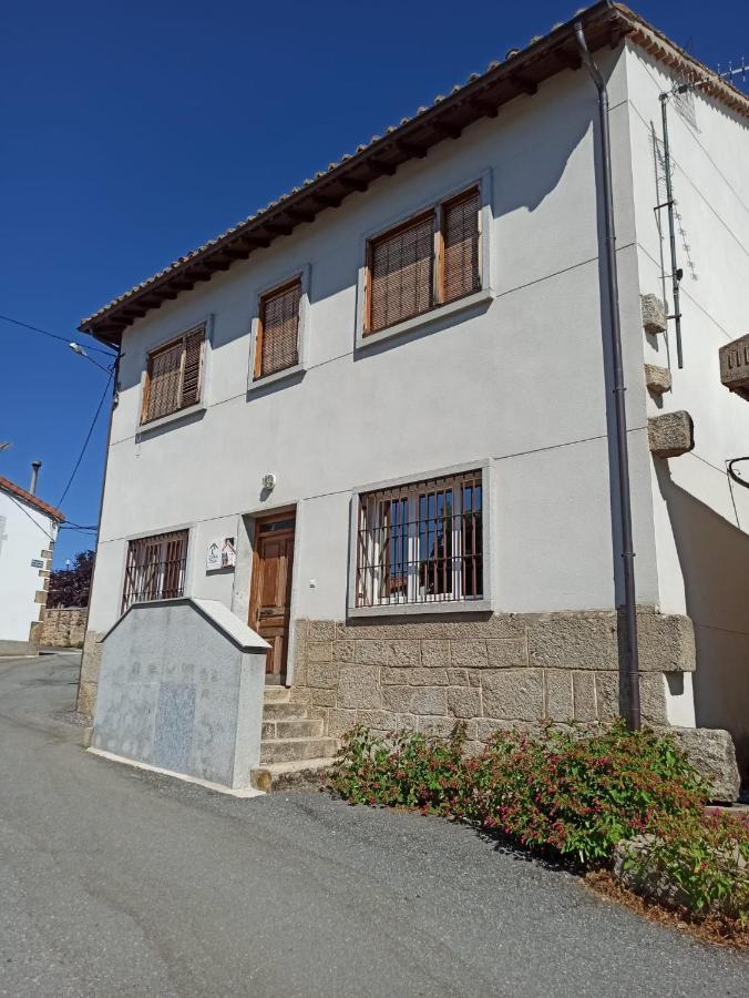 Maison d'hôtes La Bimborra à Becedas Extérieur photo